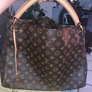 Louis Vuitton Artsy MM